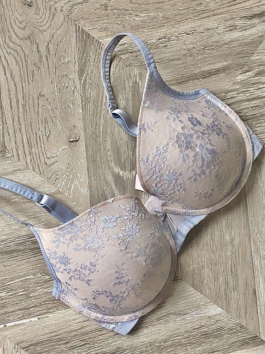 Бюстгальтер на косточках. Лифчик. Женское нижнее белье.