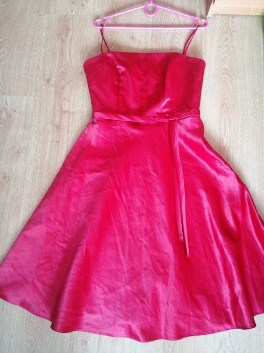 Śliczna sukienka na imprezę r. M