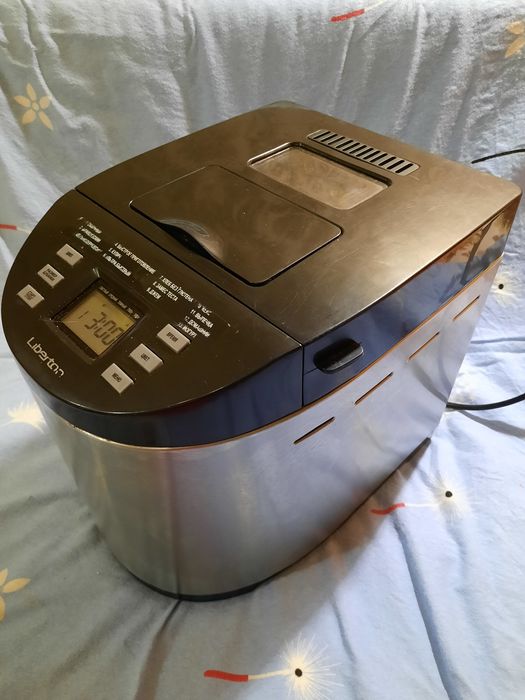 Продам хлебопечку Либертон в хорошем состоянии на буханку 900 грам