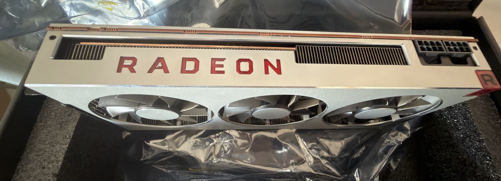 Placa grafica Radeon VII 16 Giga