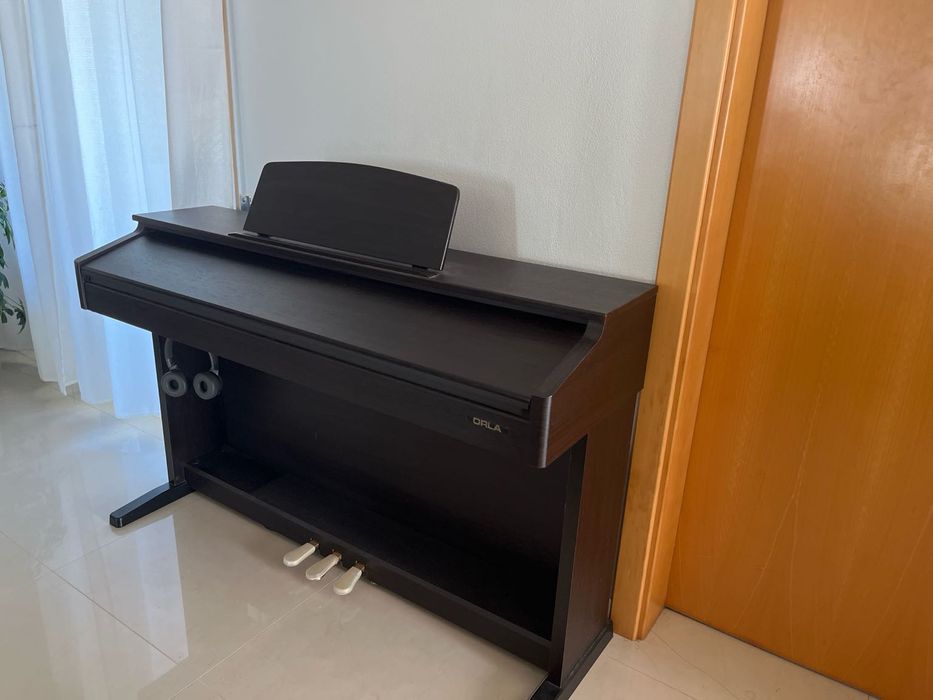 Piano Digital Orla 88 Teclas com Móvel - Para Reparação