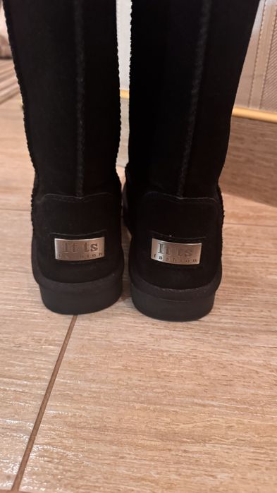 Високі угги жіночі