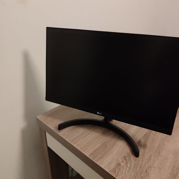 Monitor LG 22" Full HD IPS (Modelo 22MK600M-B) – Sem Testar
