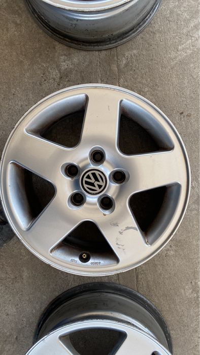 Диски литі R15 5/112 et38