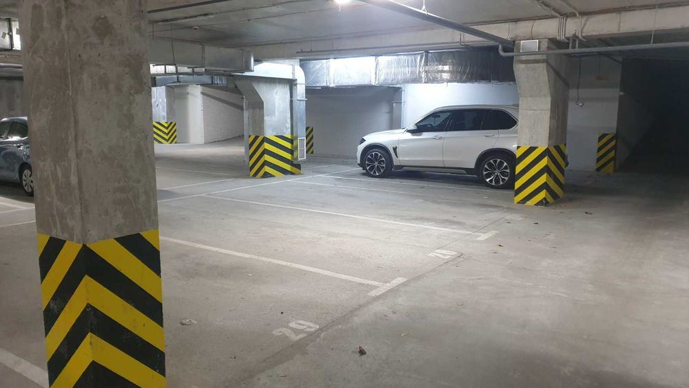 Продам паркоместо семейное на два автомобиля в ЖК "Грани"