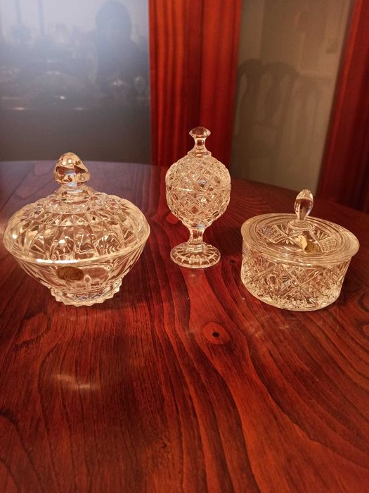 Bomboneira e caixa de cristal