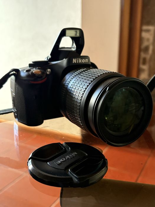 Nikon D5100  - como nova