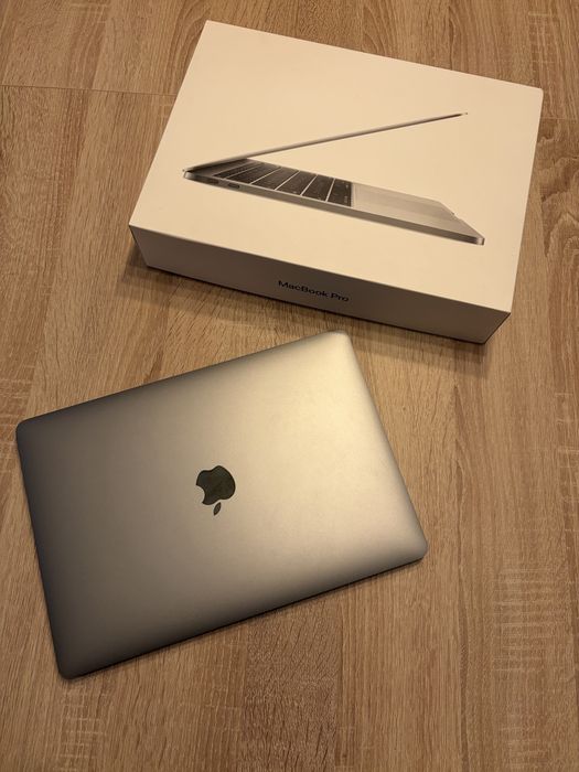 MacBook Pro 13" Intel i564752396703106123