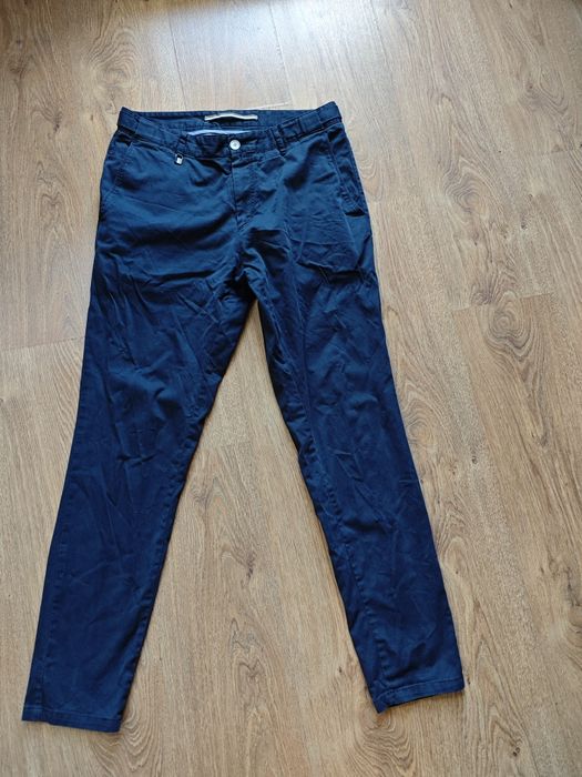 Spodnie chinos Hugo Boss