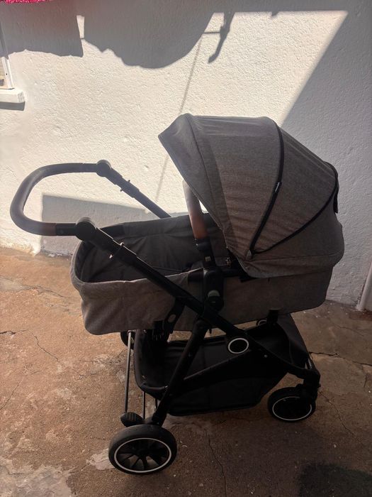 Carrinho de bebé em ótimo estado!