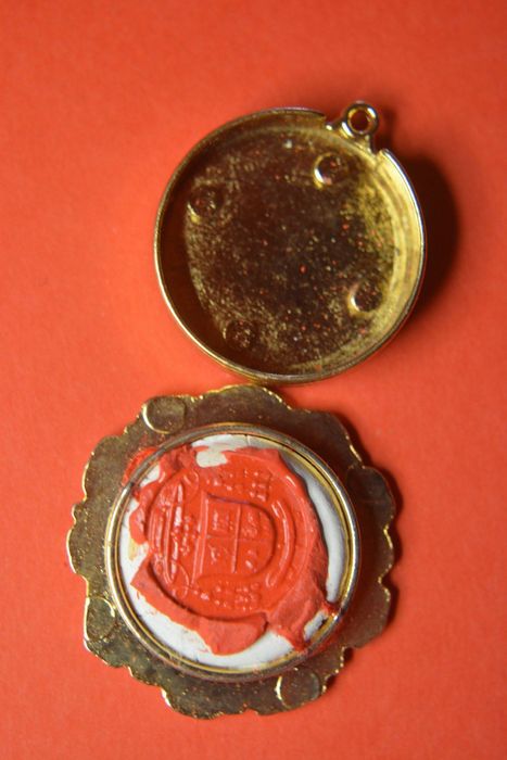 Relicário Relíquia têxtil do Papa São Pio V