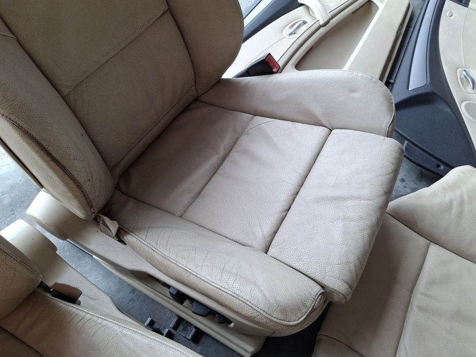 Zestaw Fotele Boczki Kanapa Sportsize BMW E61 LIFT Komplet Jasne Skóra