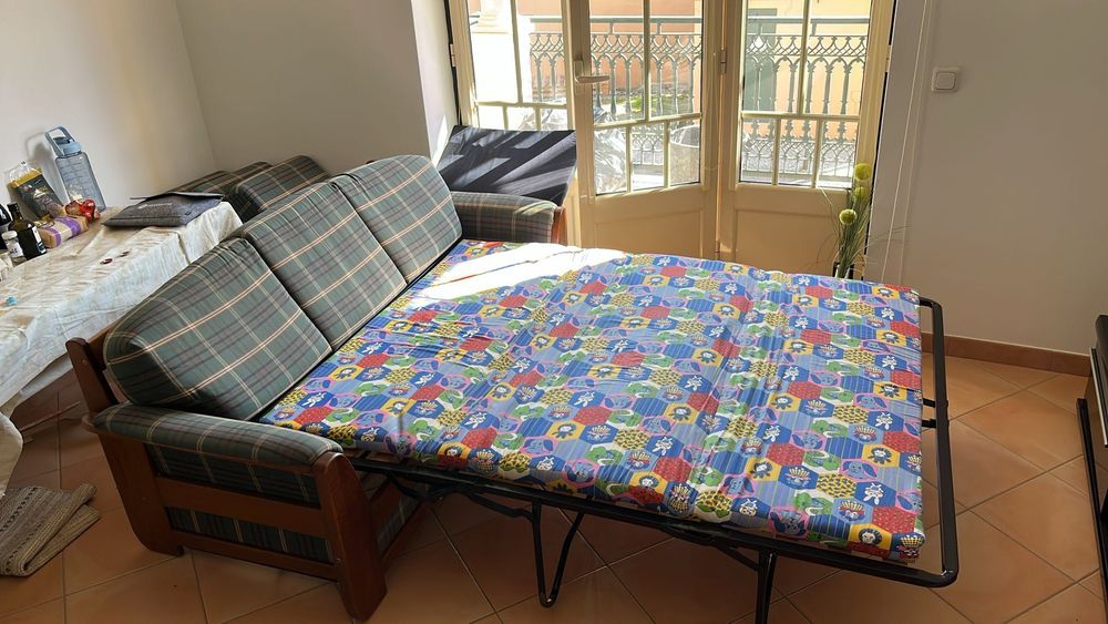 Sofá cama (3 lugares) e poltrona