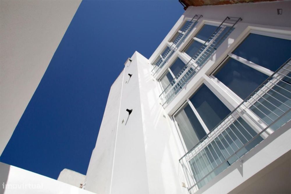 Quarto - localizado em São Sebastião Lisbon