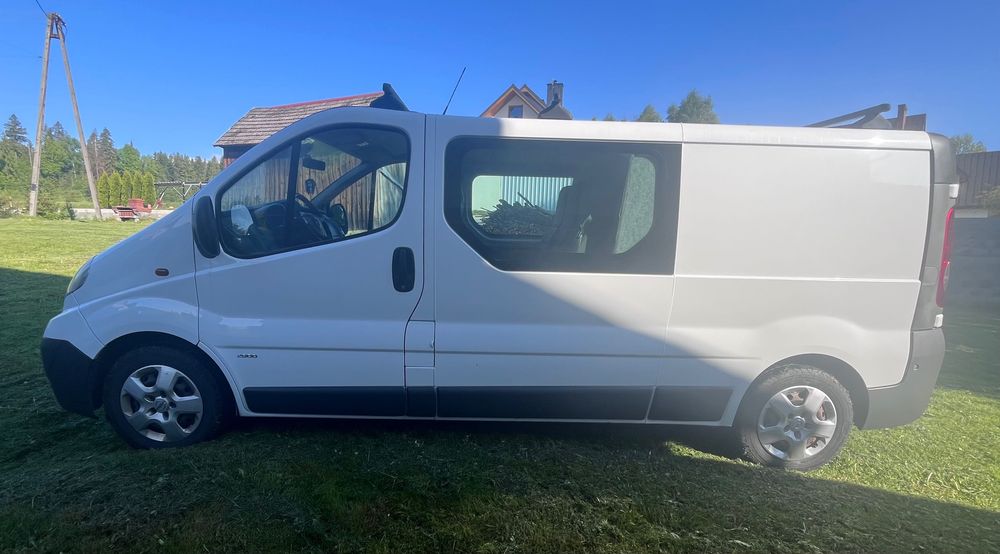 Opel vivaro 2.0 2011 rok