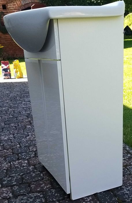 Szafka z umywalką szerokość 50cm
