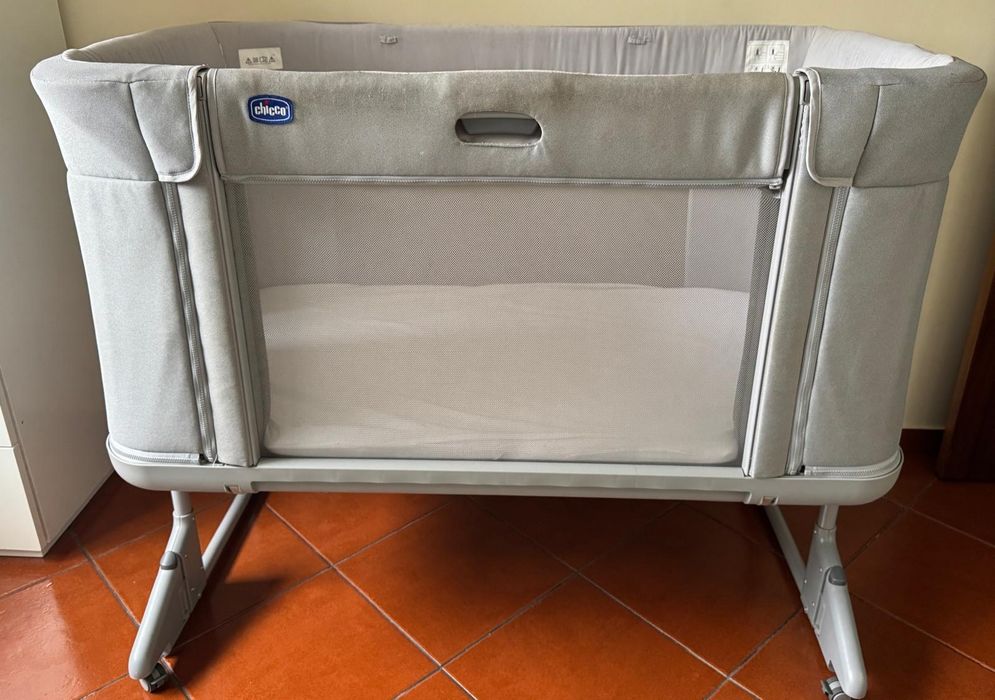 Chicco Next2Me Forever - Ash Grey com caixa em ótimo estado até aos 4 anos