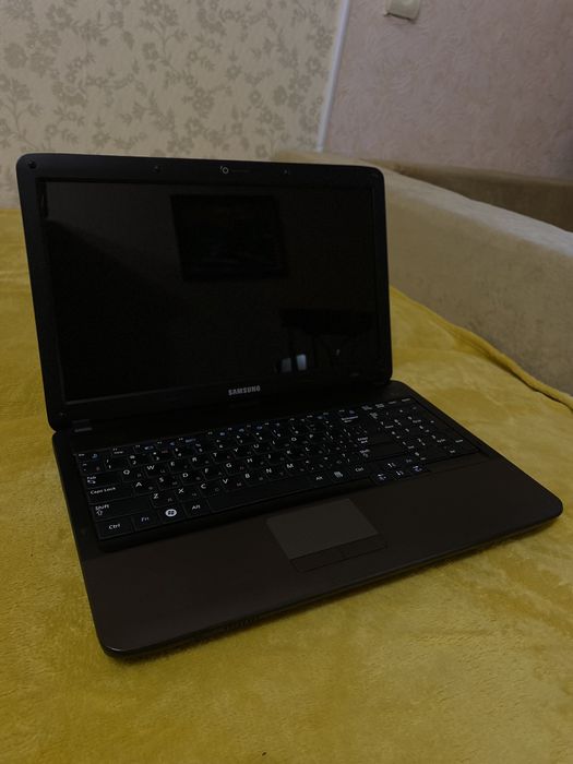 Ноутбук Samsung R540 (i7, 4gb ram)