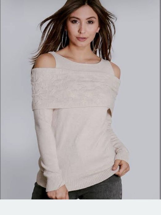 Кофта свитер с открытыми плечами шерстяной M-L Italia