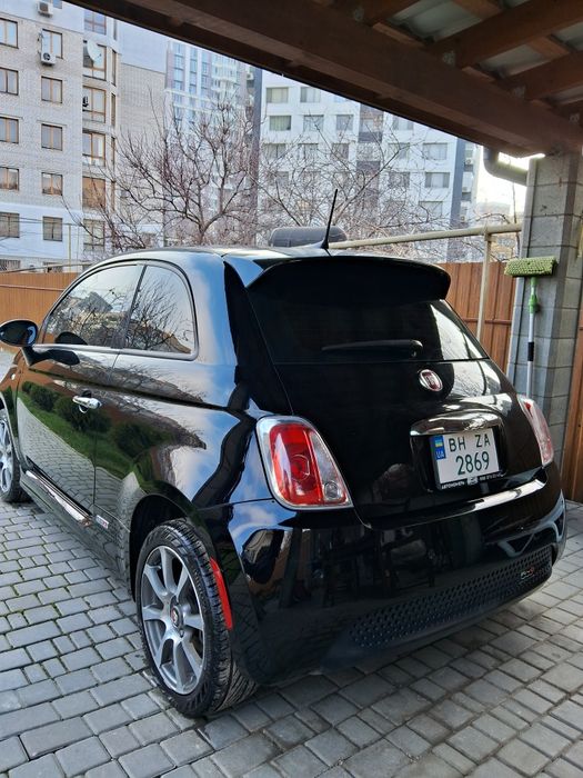 Автомобіль Fiat 500e