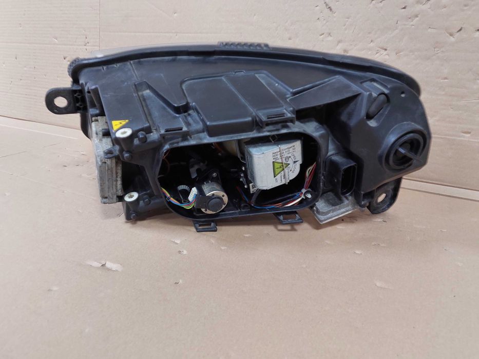 Audi A6 C6 S6 04-08r lampa przód prawa Bi Xenon Skrętny 11pin HELLA EU KPL BDB