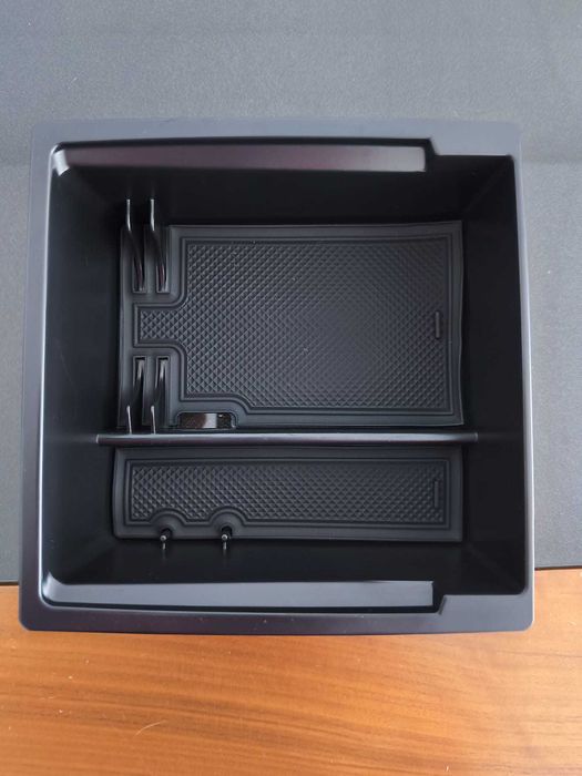 organizador consola central tesla y