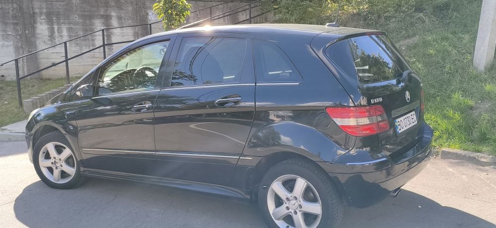 Продам автомобіль мерседес бенц b180
