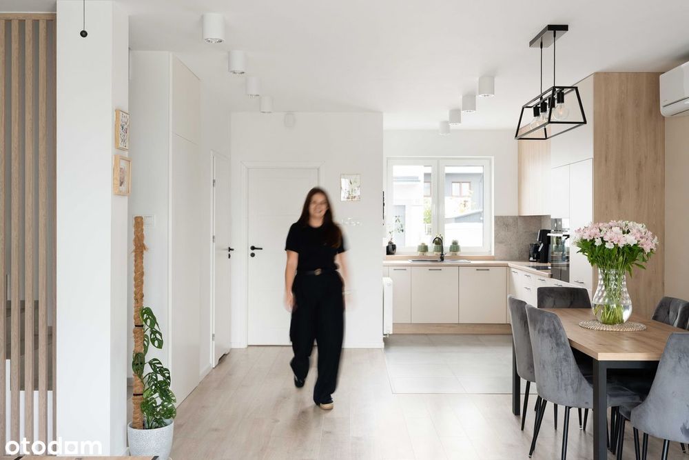 Przestronny bliźniak, gotowy do wejścia/fotowoltaika/klima./Koninko