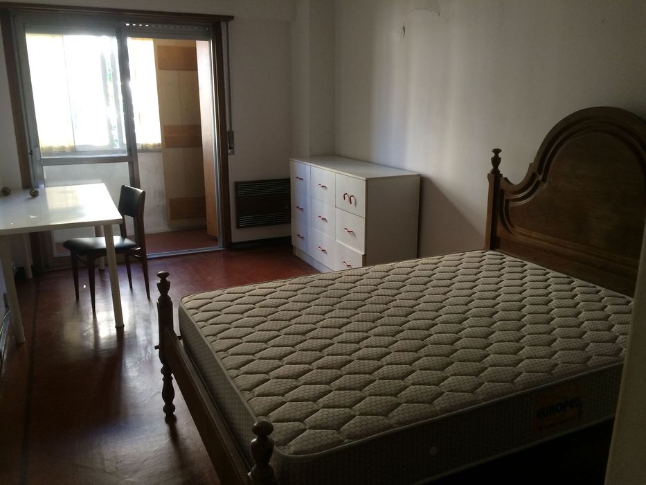 Quarto Lumiar em frente ao Metro Linha Amarela