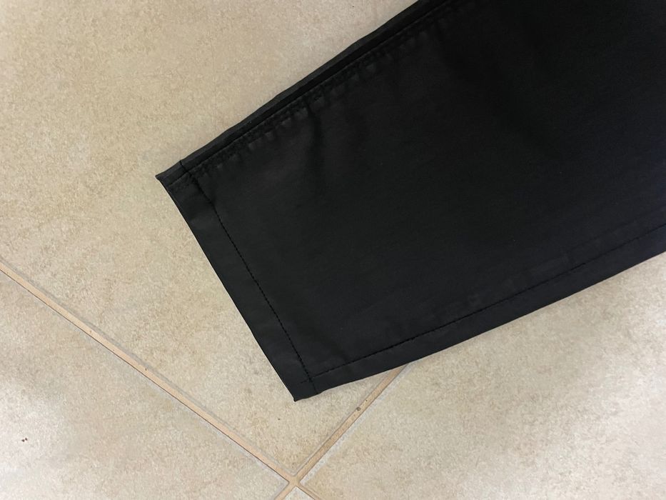 Calças de pele encerada - Marca Zara