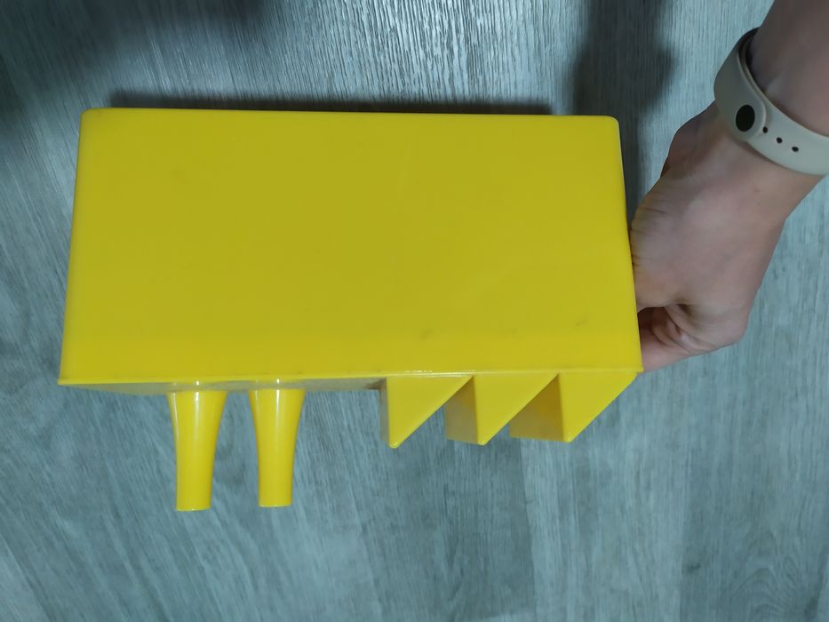 Підставка під подовжувач органайзер для дротів