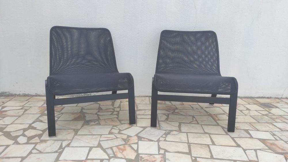 Cadeirões pretos