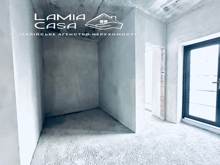 Продаж котеджу з басейном . Ближня роша