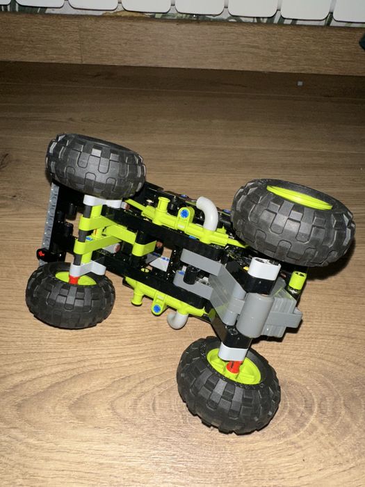 Конструктор LEGO Technic Monster Jam Grave