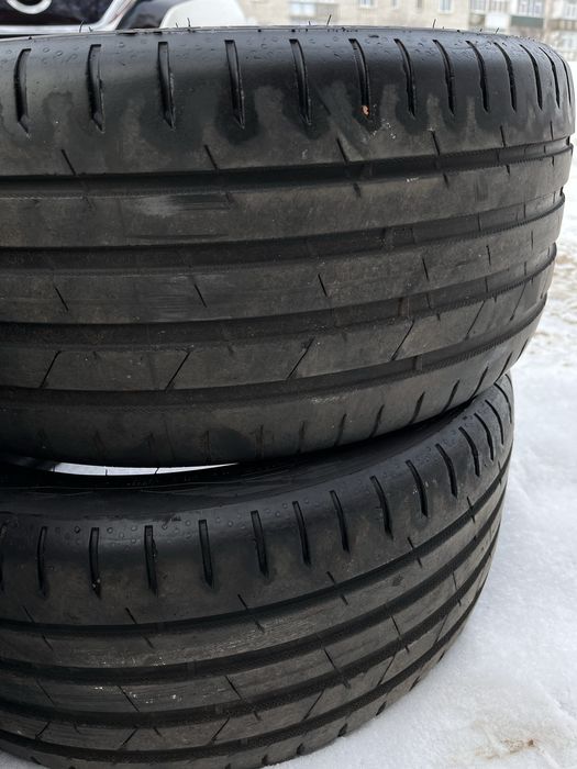 Літня резина nokian 235.40 18 в гарному стані