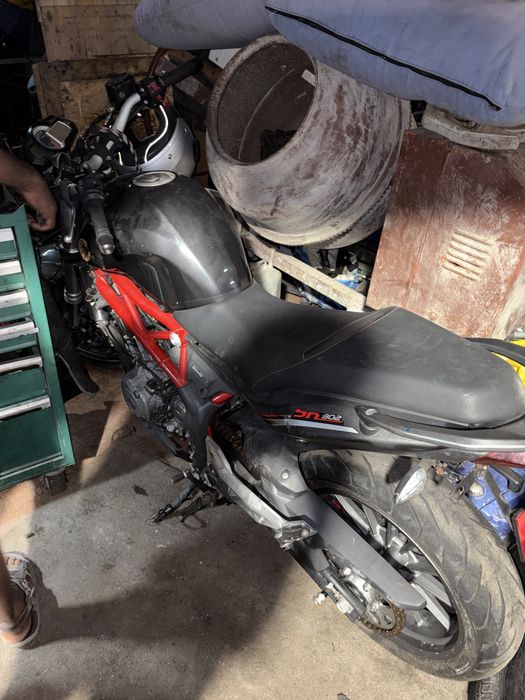 Mota  benelli 302