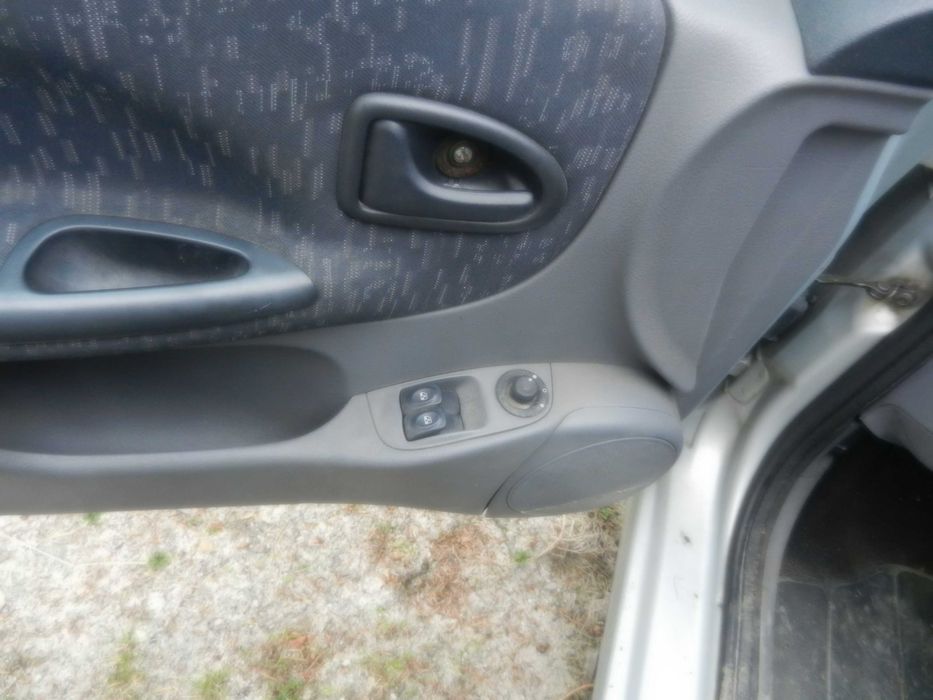 Renault Megane 1,9 DCi  2000r. 98 KM nowe wtryski