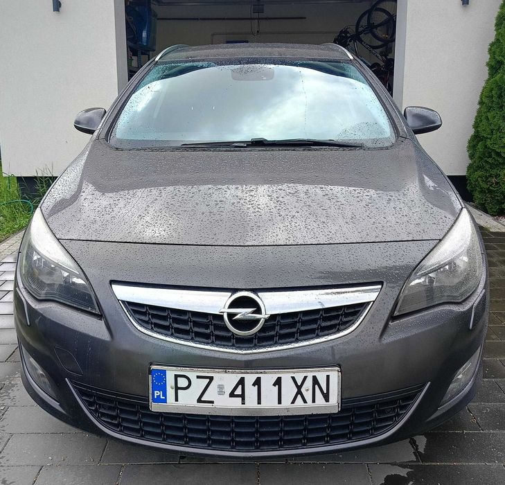 Opel Astra J Sports Tourer 2011, kamera cofania, podgrzewane fotele, google maps, kilma