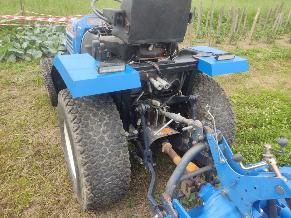 Iseki 321 z osprzętem, do dokończenia!