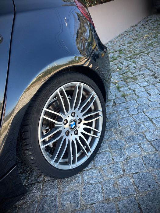 BMW série (120D 2009)
