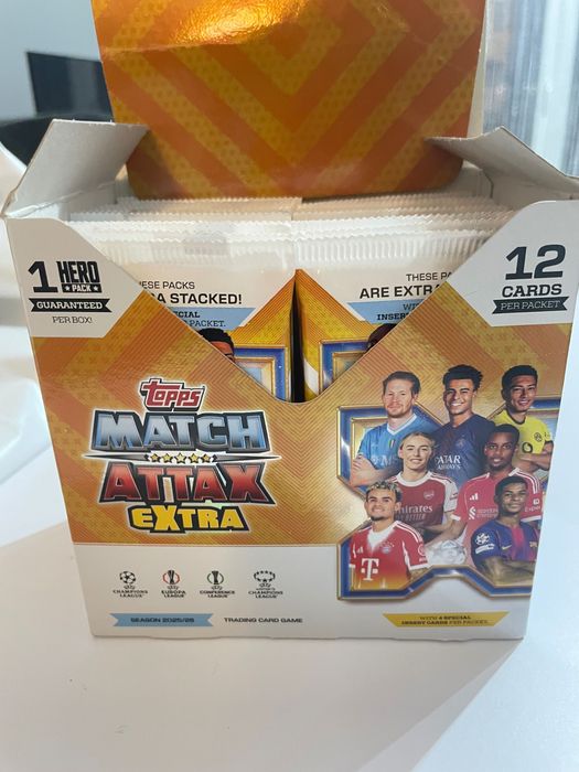 61 sztuk saszetek Topps Match Attax Extra 2025/26