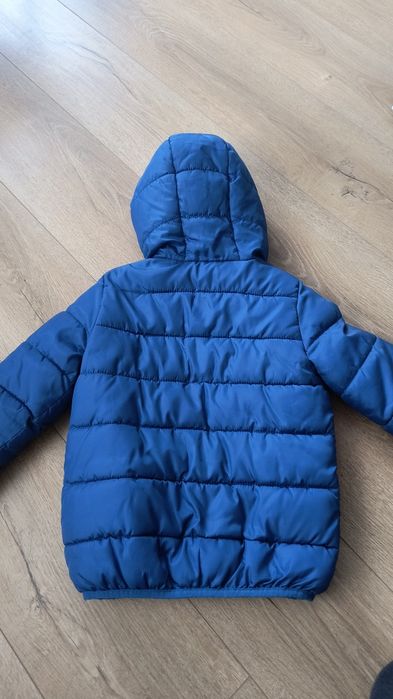 Kurtka przejściowa 122 cm niebieska Sinsay