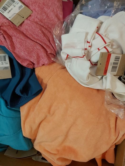 Odzież sportowa ubrania Nike box pakiet mix karton pudlo nowe Tanio
