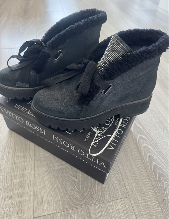 Черевики зимові Vitto Rossi в гарному стані