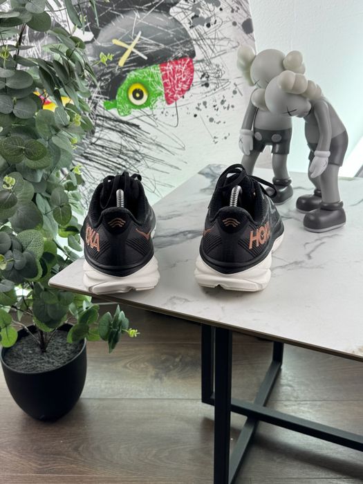 Кросівки Hoka Clifton 9 42 розмір Е13087