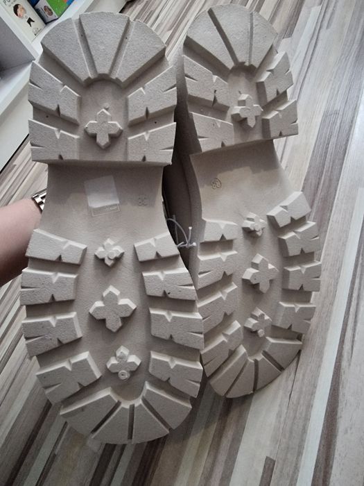 Mokasyny Sinsay beżowe 38