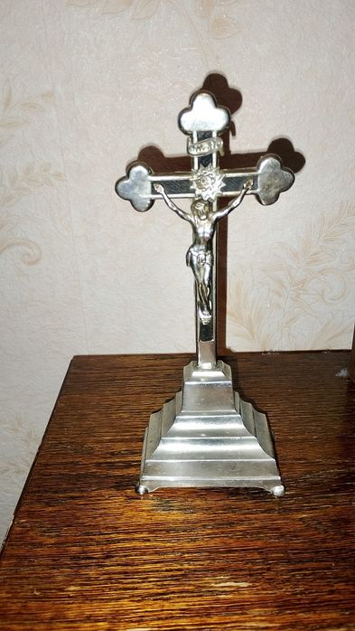 Krzyż z mosiądzu.