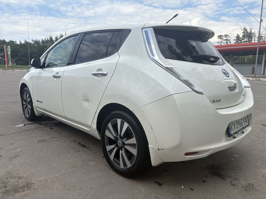 Продам Nissan leaf Azeo