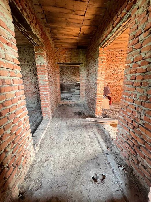 Продається 2-поверховий будинок с. Коросне, біля Перемишлян