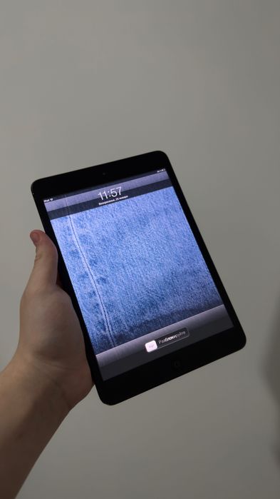 iPad mini 1 | 32GB | iOS 6!